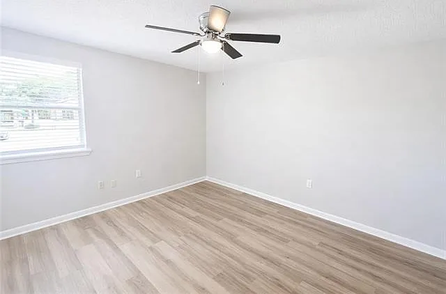 106 E 3rd St #21 — Photo 7
