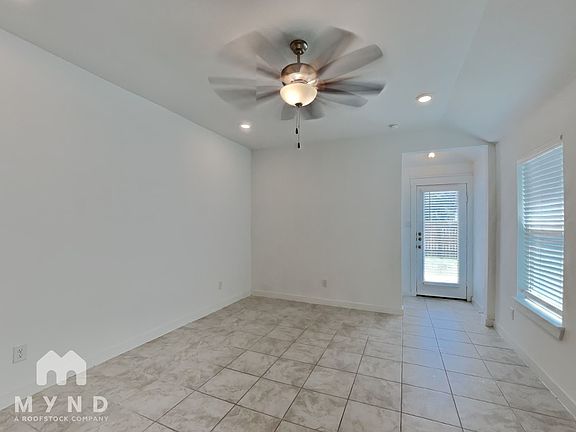 5th image of 16934 Lagos Ln