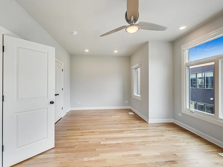6115 S University Ave #6 — Photo 22