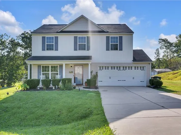 2626 Buckhorn Dr, Randleman, NC 27317