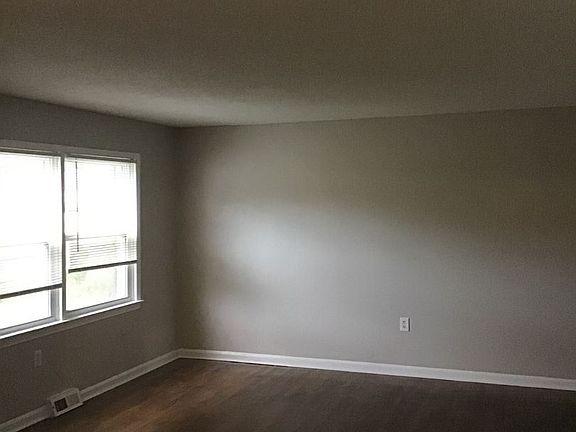 3rd image of 4195 Windward Dr