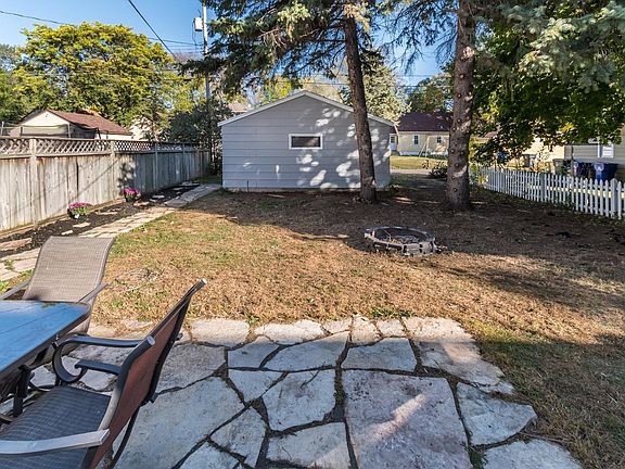 4th image of 1167 Magnolia Ave E