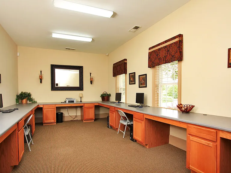 Rocky Creek Apartments — Photo 13