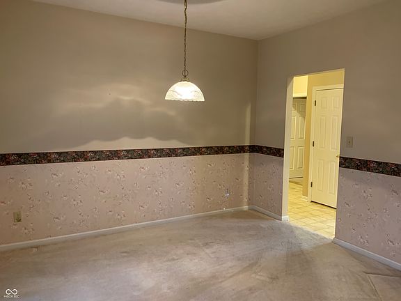 3rd image of 6823 Eagles Ct
