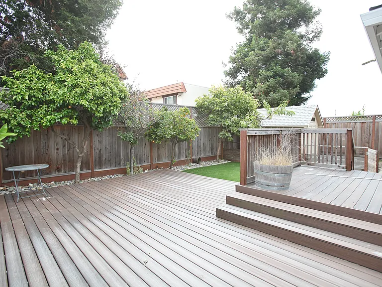 21126 Ashfield Ave — Photo 18