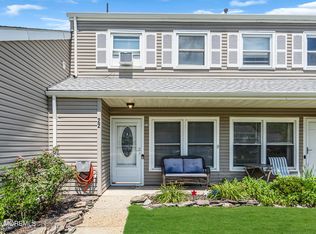22 Gibraltar Ct, Barnegat, NJ 08005