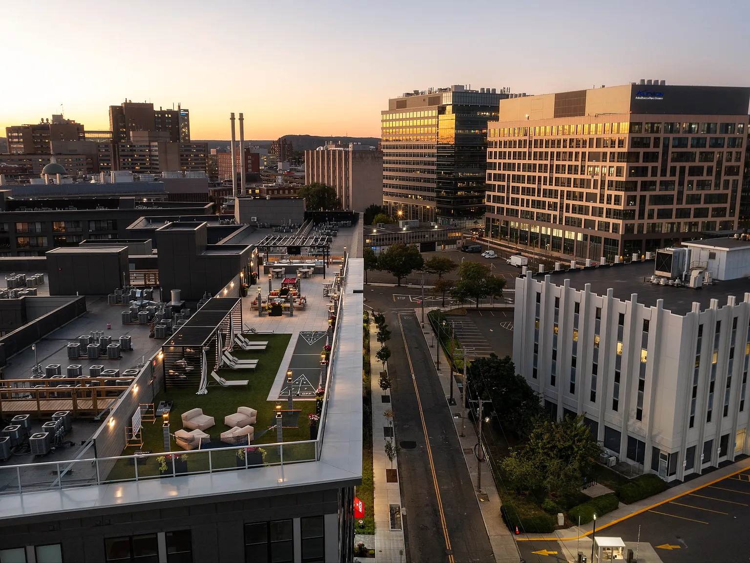 The Mason at City Crossing — Photo 3
