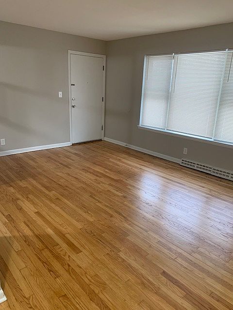1st image of 3070 W Fardale Ave APT 6