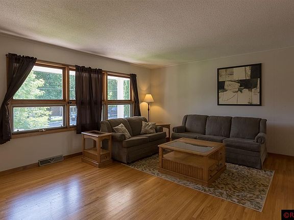 5th image of 737 James Ave