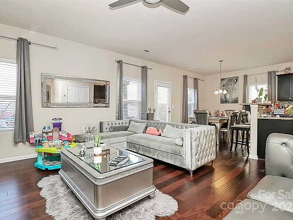 3rd image of 6908 Agava Ln
