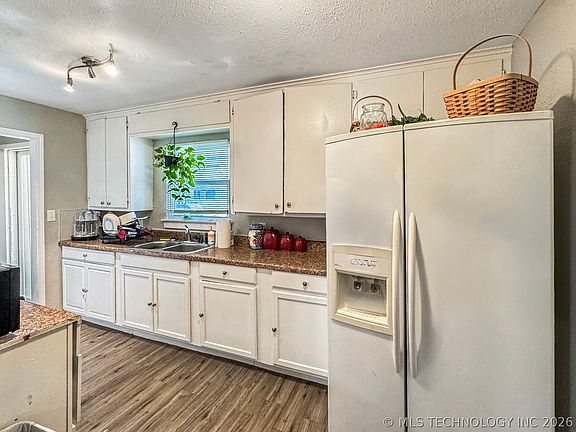4th image of 4721 N Elgin Ave