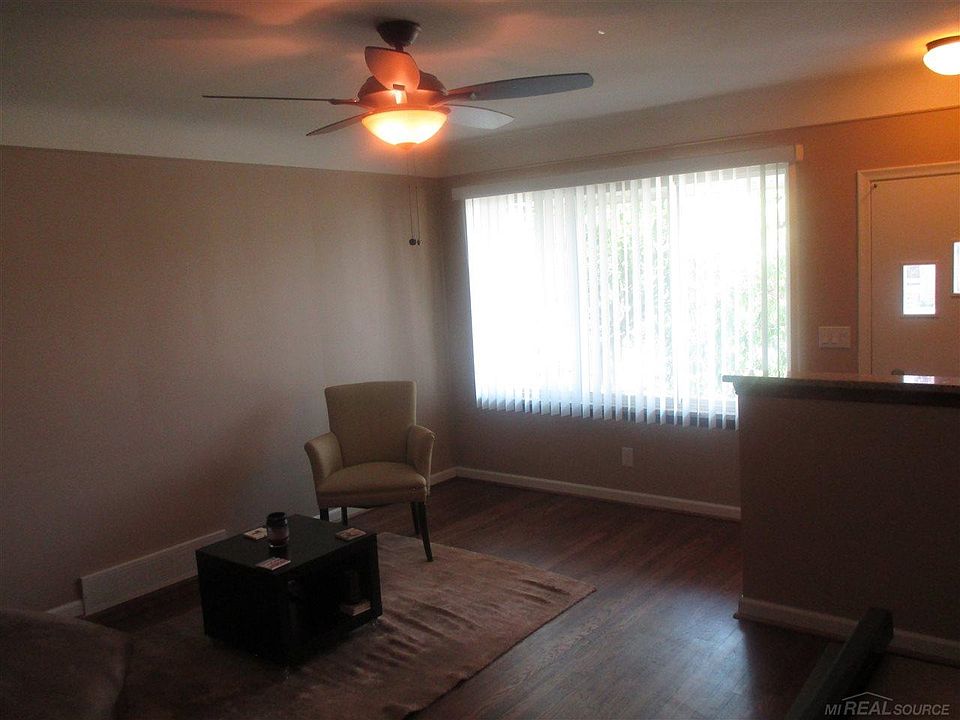 22435 Lange St, Saint Clair Shores, MI 48080 Zillow