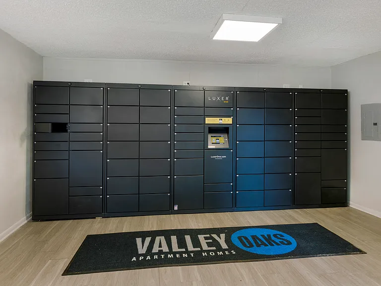 Valley Oaks Apartments — Photo 19