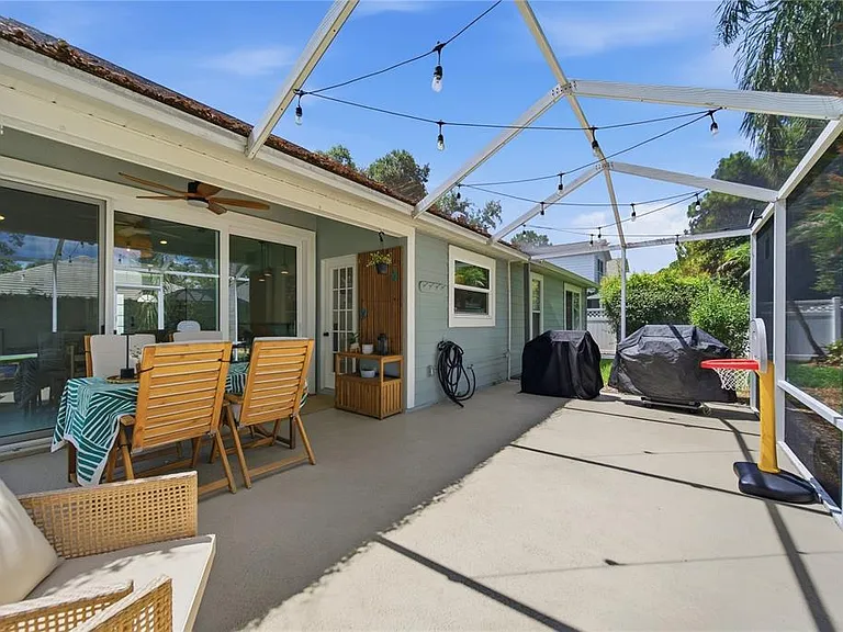 17633 Esprit Dr — Photo 17