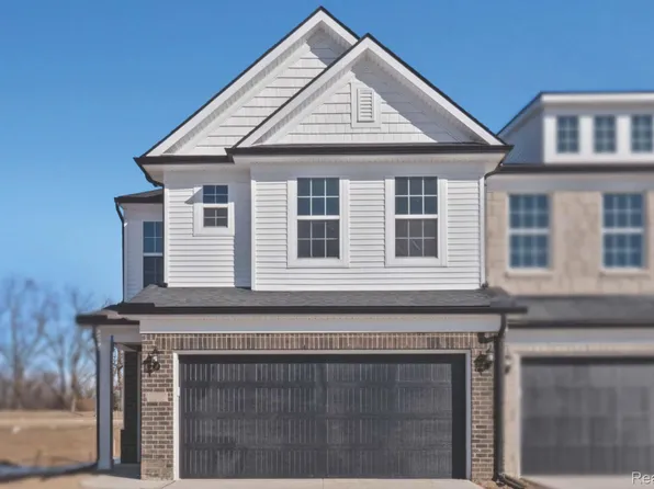 5556 E Spaniel Dr, Ann Arbor, MI 48108