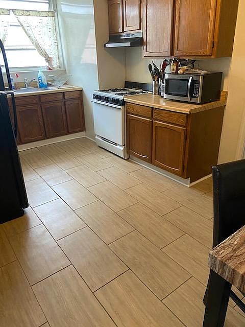 2nd image of 5457 Tackawanna St Floor 1