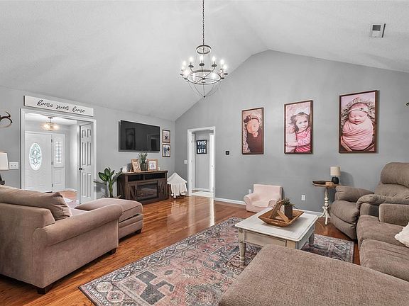 5th image of 1161 Pinnell Ln