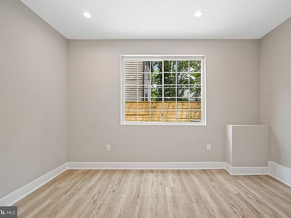 5th image of 167 W Susquehanna Ave #4
