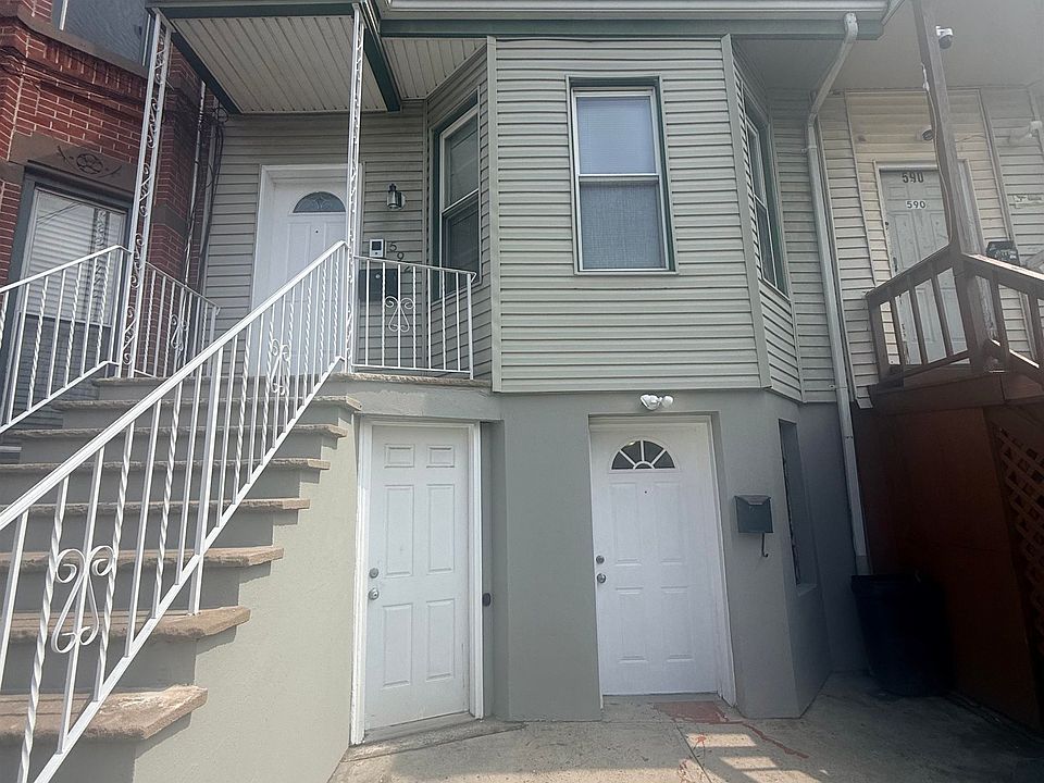 1st image of 592 Bramhall Ave Floor 1