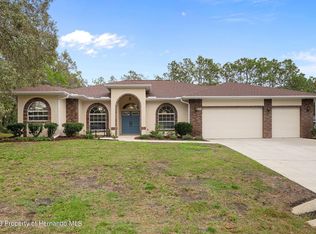 241 Pine St, Homosassa, FL 34446