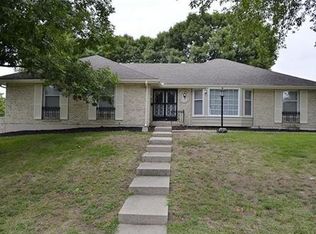 3450 N Chippewa Dr, Kansas City, MO 64116