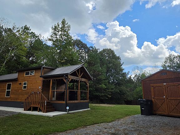 2nd image of 1221 County Road 641
