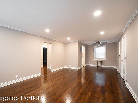 4th image of 405-425 Broad Ave #B14