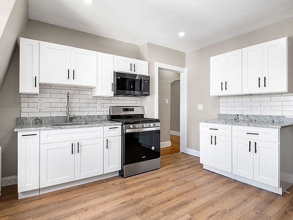 2nd image of 501 Warren St APT 6