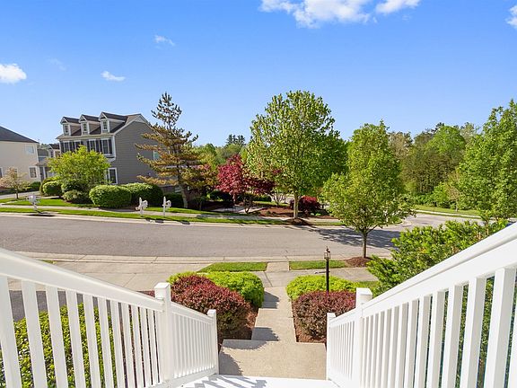 2nd image of 1105 Brook Cir