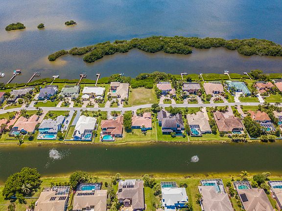 5th image of 388 Lanternback Island Dr