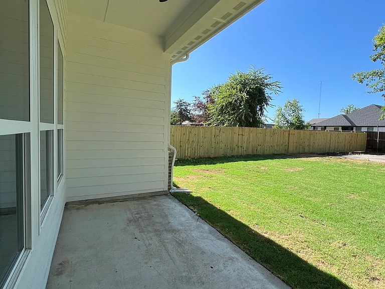 2005 Pollard St — Photo 11