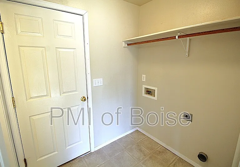 1770 N Veridian Ave — Photo 10