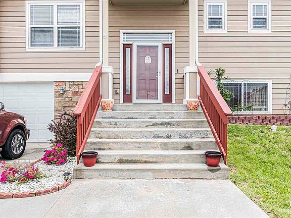 2nd image of 2701 Hackberry Dr