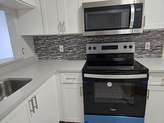 4th image of 1861 SW 116th Way