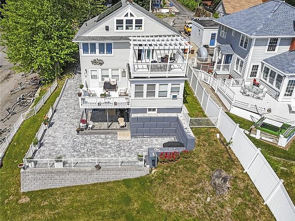 3rd image of 12 Rushton Dr
