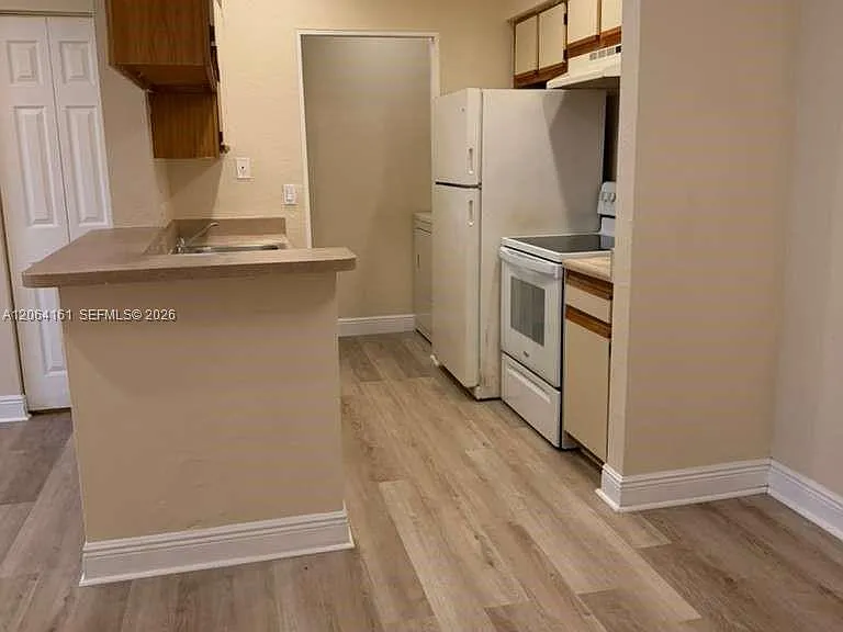 1247 SW 46th Ave #1306 — Photo 1