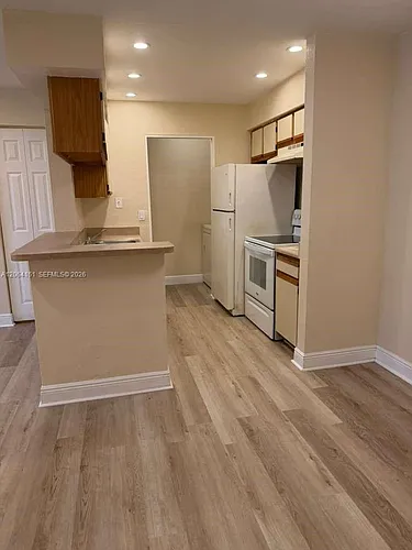 1247 SW 46th Ave #1306 Photo 1