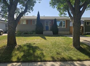 230 Brock Cres, Saskatoon, SK S7H4N4