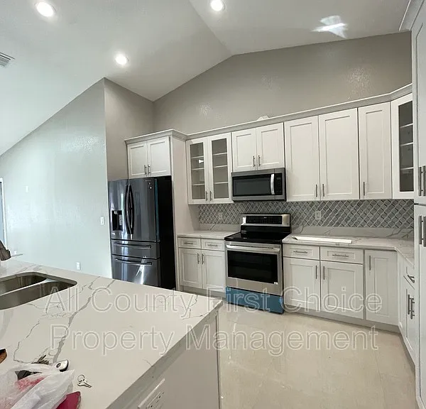 3580 102nd Pl N — Photo 2