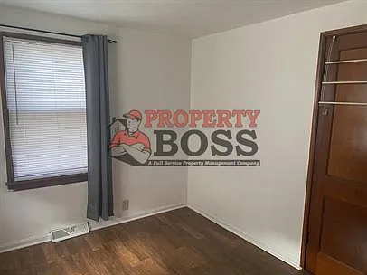 223 Hopkins St — Photo 4