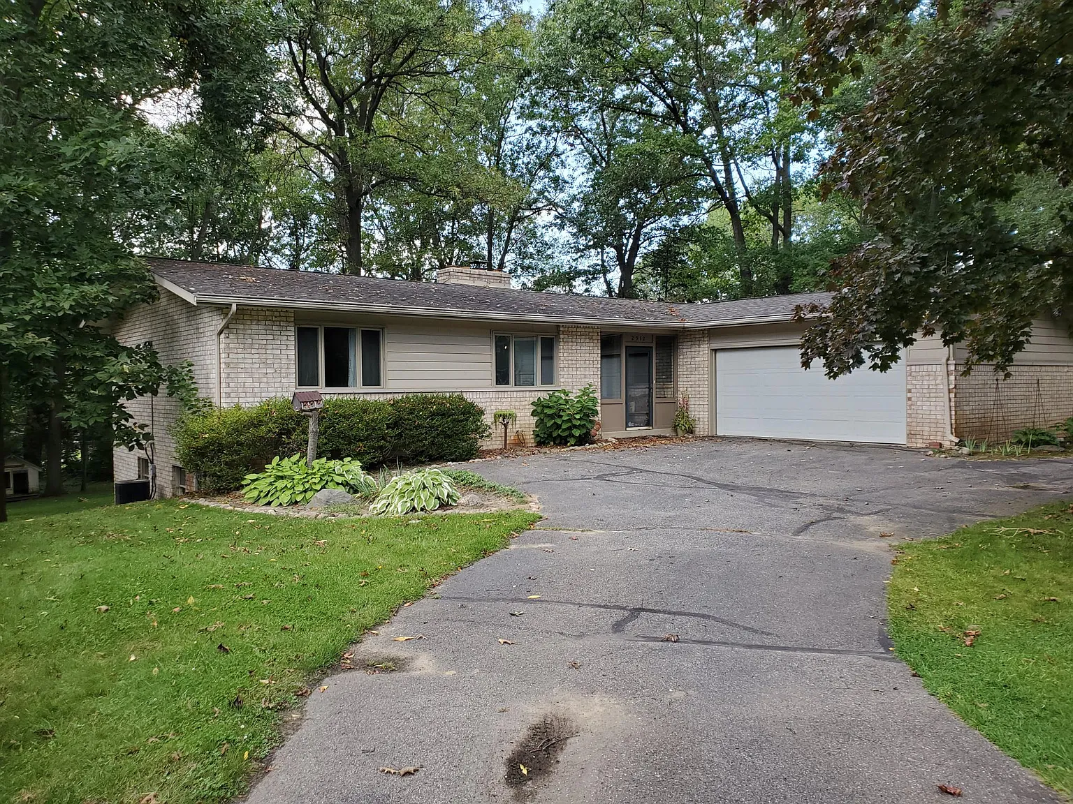 2512 Doris Dr photo 1