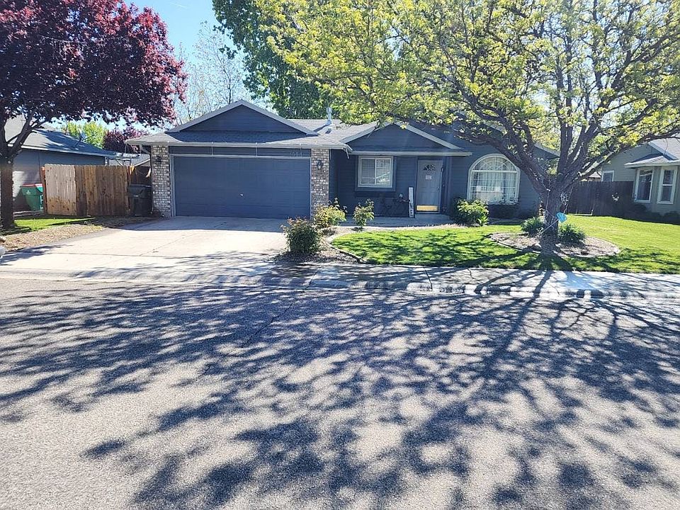 1st image of 1064 N Crestley Ave