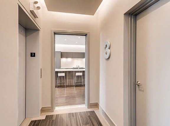 5th image of 880 N Milwaukee Ave #3S