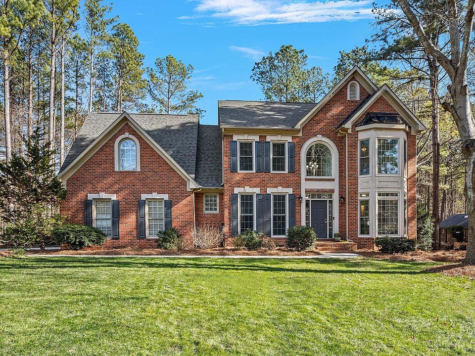 1st image of 155 Lake Mist Dr