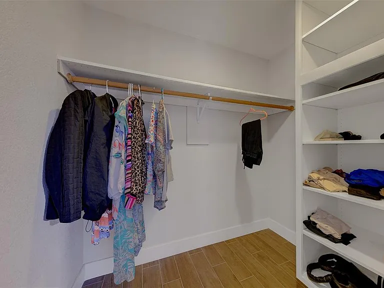 11602 Grove St — Photo 29