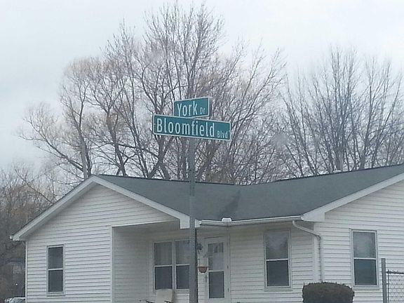 5th image of 3729 York Dr