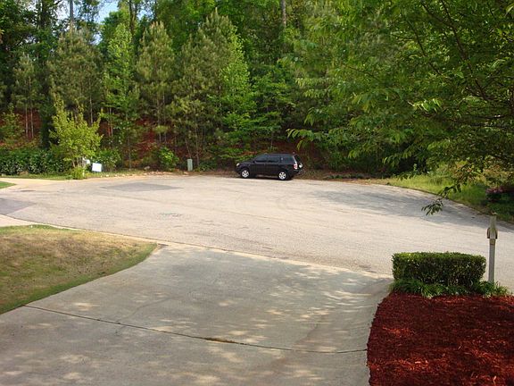 Cul-da-sac
						:
						Provides extra parking close by and save place for kids/adults to play.