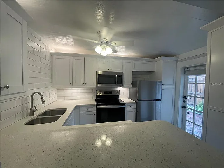 807 1/2 S Fremont Ave #LOWER — Photo 3