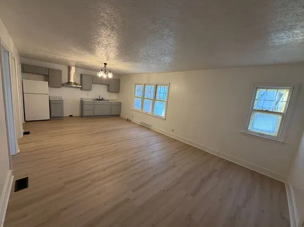 Plains - 1200 Jennings St, 1200 Jennings St #1, Sioux City, IA 51105
