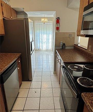 5th image of 56 Stanton Hall Dr